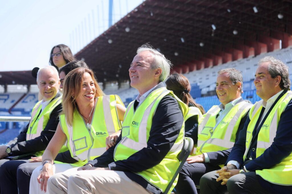 El proyecto de La Nueva Romareda comienza sus obras con la demolición de la antigua Gerencia de Urbanismo, el edificio El Cubo y la grada Gol Sur 3