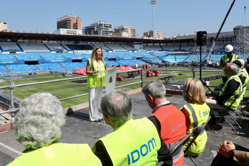 El proyecto de La Nueva Romareda comienza sus obras con la demolición de la antigua Gerencia de Urbanismo, el edificio El Cubo y la grada Gol Sur 4