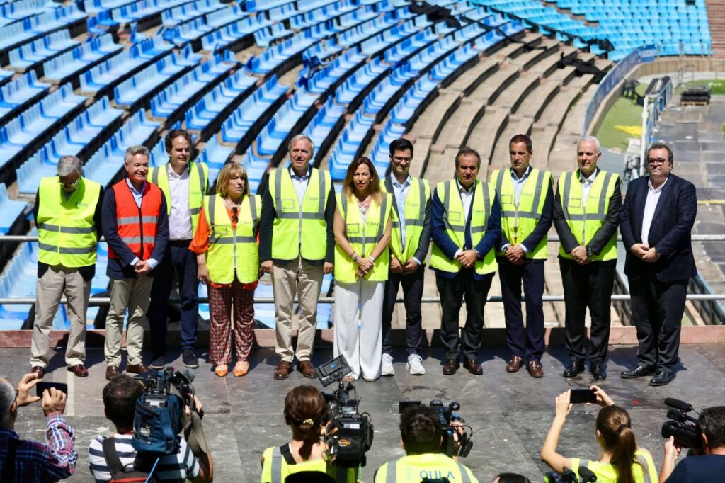 El proyecto de La Nueva Romareda comienza sus obras con la demolición de la antigua Gerencia de Urbanismo, el edificio El Cubo y la grada Gol Sur 5